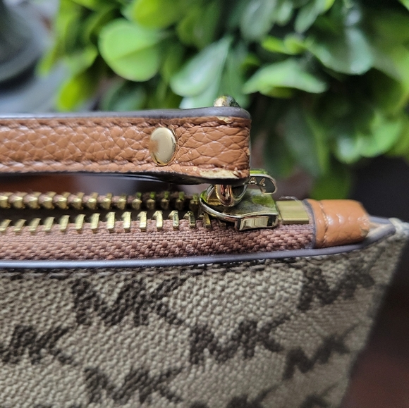 Michael Kors Wristlet - Picture 7 of 9